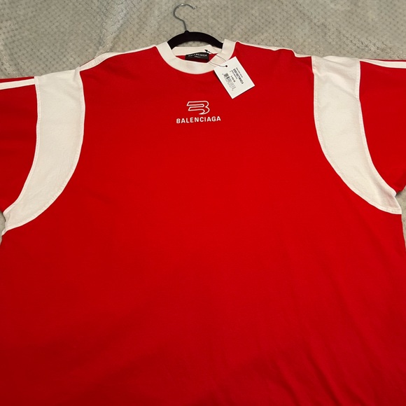 Brand new Oversized Balenciaga T-shirt - Picture 2 of 8